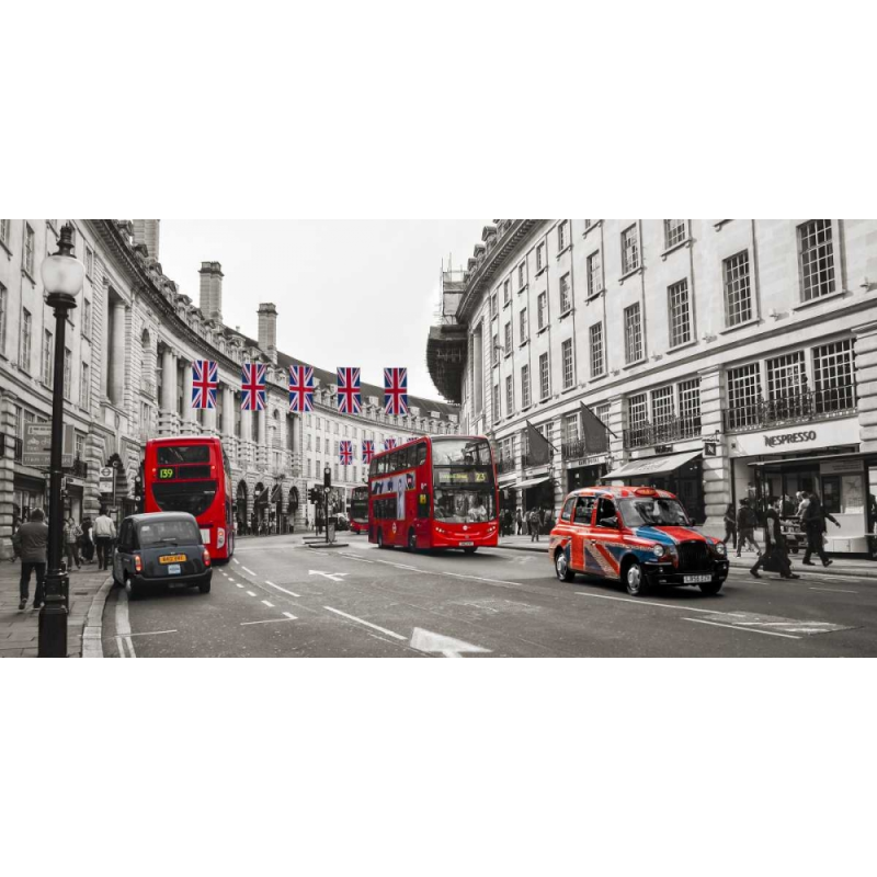 Autobusy a taxíky v Oxford Street, Londýn